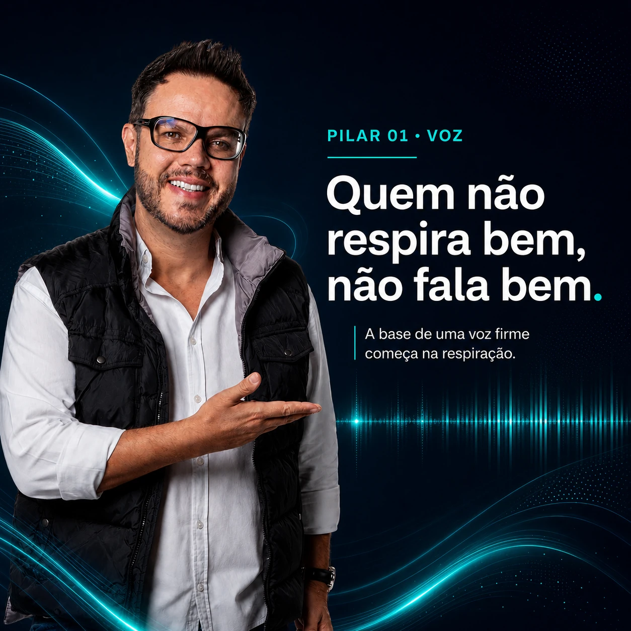 Vinícius no palco de um programa ao vivo
